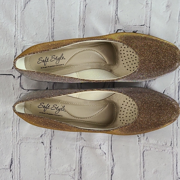 Soft Style gold sparkly pumps, 7 - Picture 2 of 10